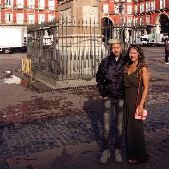 MEET YOUR POSHER 🙈 - Picture 2 of 6